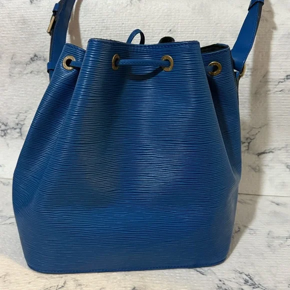 Louis Vuitton Blue Epi Petit Noe Bucket Shoulder Bag - Picture 4 of 13